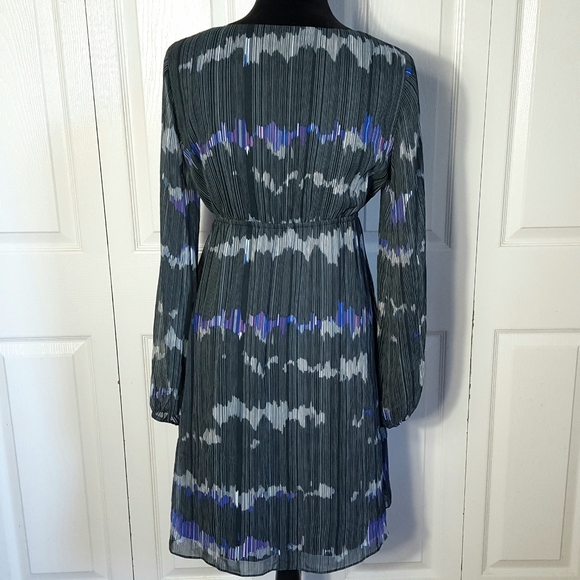 Gianni Bini Print Long Sleeve Surplice Wrap Dress - Picture 5 of 6